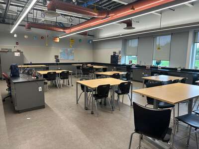 Fred Newhart Middle School Science Room in Mission Viejo