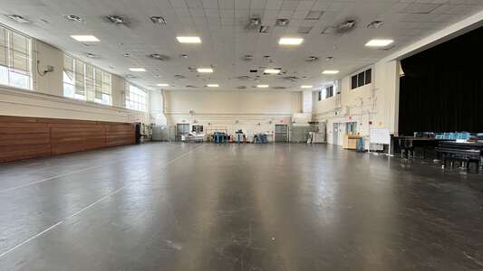 Douglas Anderson School of the Arts Gym (3hr min) in Jacksonville