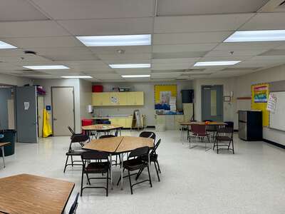 Challenger Elementary School Classroom Standard in Tamarac
