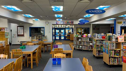 Ocean Lakes Elementary School Library in Virginia Beach 5