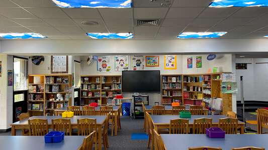 Ocean Lakes Elementary School Library in Virginia Beach 4