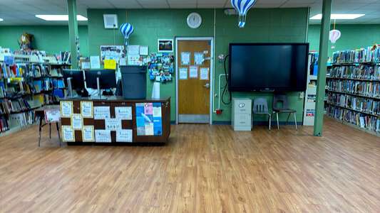 Schneckenburger Elementary School Library in Kenner 3