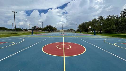 Hammocks Middle School Outdoor Basketball Courts in Miami