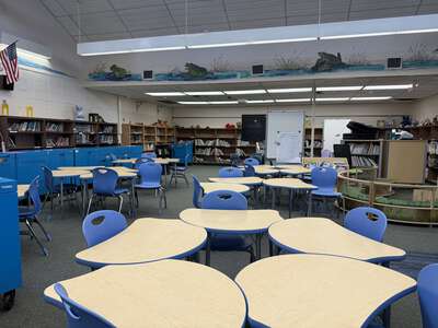 Thomas Jefferson Elementary School Library (3 hr min) in Jacksonville