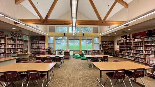 Hood River Middle School Library in Hood River