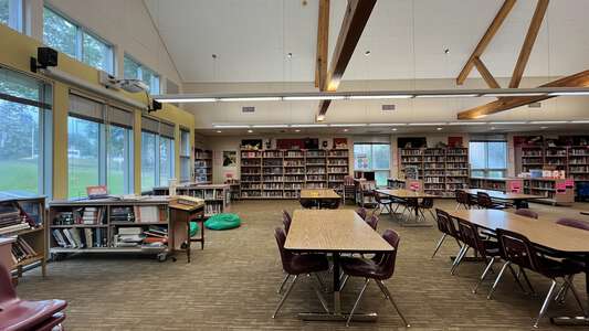 Hood River Middle School Library in Hood River
