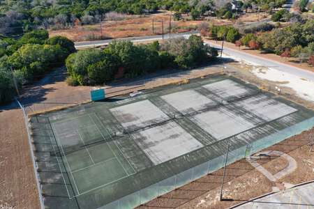 Paredes Middle School Tennis Courts in Austin