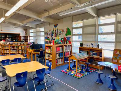 Oak Springs Elementary School Library in Austin