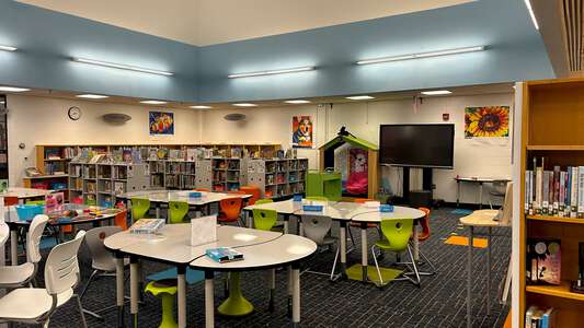 Parkway Elementary School Library in Virginia Beach 4
