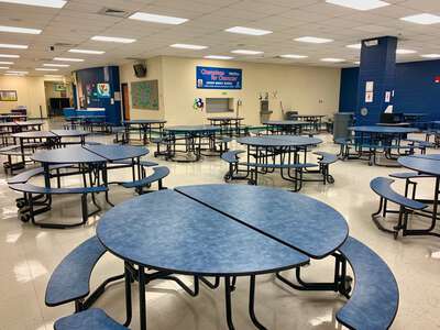 Saeger Middle School Cafeteria in St. Charles