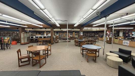 Cedar Park Middle School Library in Portland
