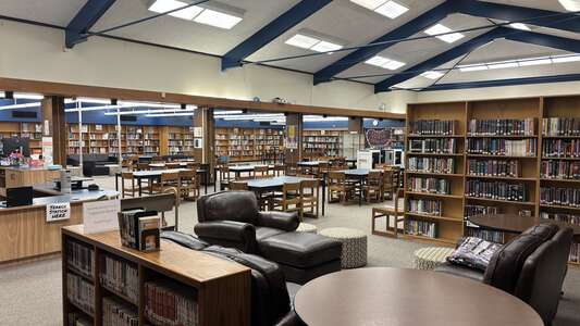 Cedar Park Middle School Library in Portland