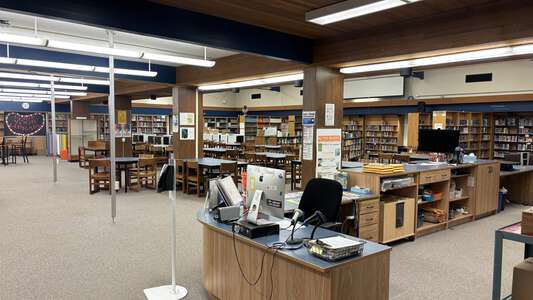 Cedar Park Middle School Library in Portland