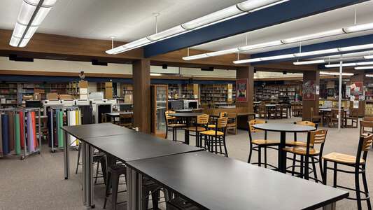 Cedar Park Middle School Library in Portland