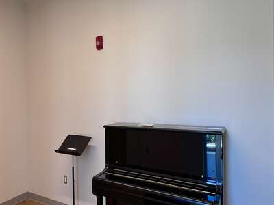 Irvine Valley College Practice Room MD111 in Irvine