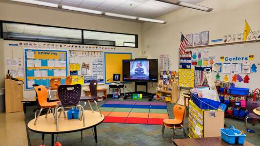 La Mesa Elementary School Classroom Standard in Albuquerque