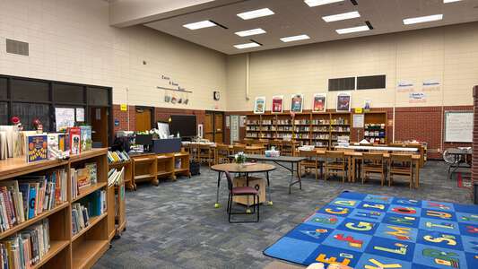 Gardiner Elementary School Library in Wichita 2