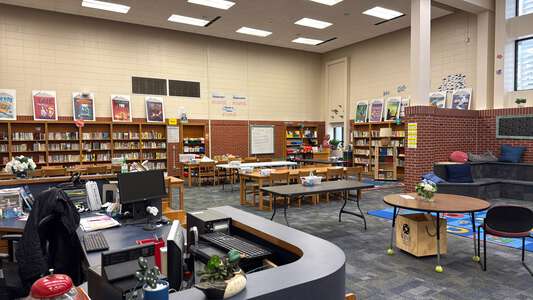 Gardiner Elementary School Library in Wichita 4