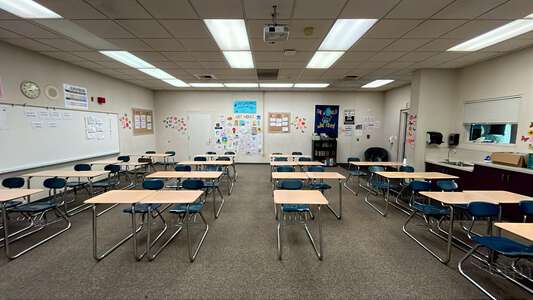 Blaker Kinser Junior High School Classroom Standard in Ceres 2