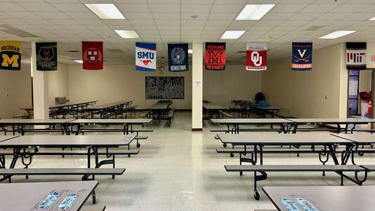 Rufino Mendoza Elementary School Cafeteria in Fort Worth
