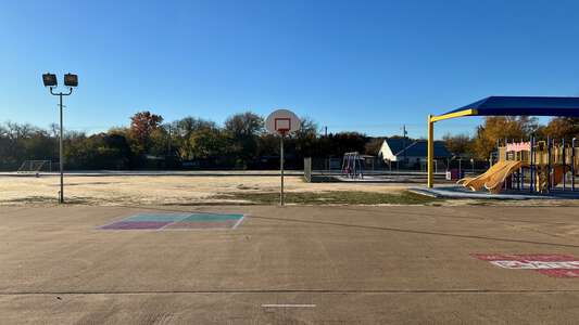 Burton Hill Elementary School Outdoor Basketball Courts in Fort Worth