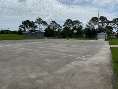 Reedy Creek Elementary School Outdoor Basketball Courts in Kissimmee
