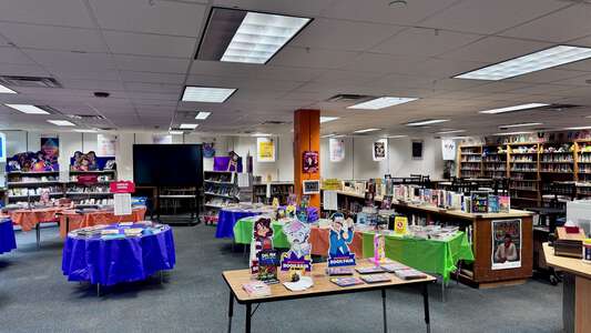 E.B. Comstock Middle School Library in Dallas