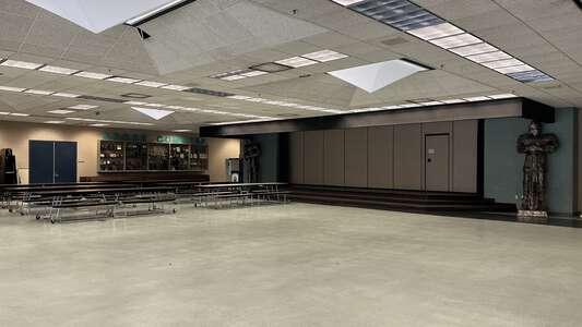 Dartmouth Middle School Multi-Purpose Room in Hemet
