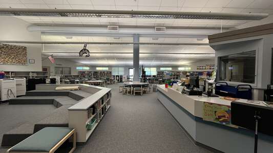 Meredith Hill Elementary School Library in Auburn