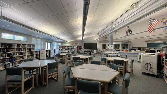 Meredith Hill Elementary School Library in Auburn