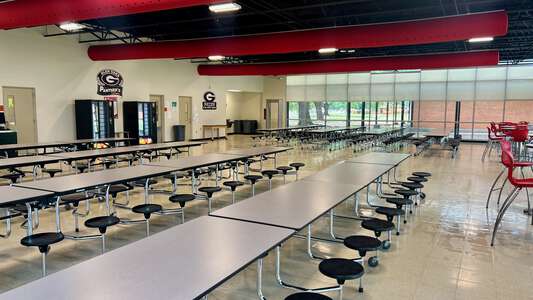 Glen Oaks Magnet High School Cafeteria in Baton Rouge