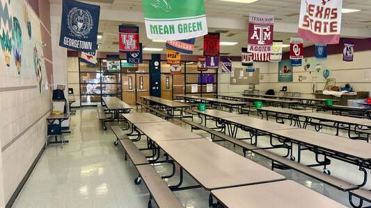 Western Hills Primary School Cafeteria in Fort Worth