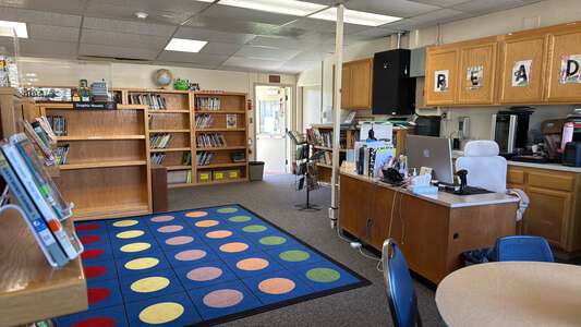 Yucca Loma Elementary Library in Apple Valley 4