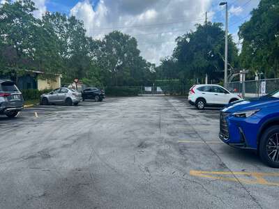 Howard Drive Elementary School Parking Lot - Main in Palmetto Bay
