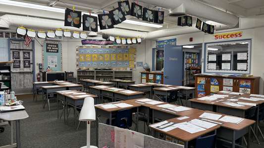 Turtle Rock Elementary School Classroom Standard in Irvine 3