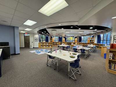 Trantwood Elementary School Library in Virginia Beach