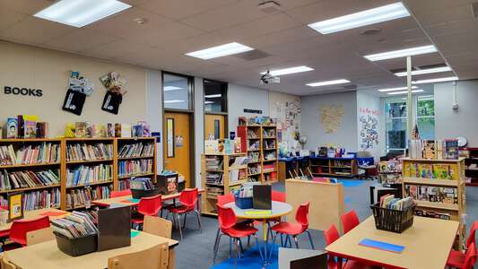 Brookside Elementary Library in Oak Park