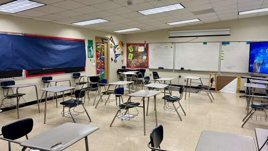Glen Oaks Magnet High School Classroom Standard in Baton Rouge