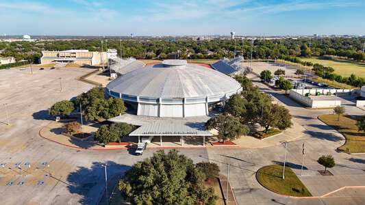 Alfred J. Loos Sports Complex Field House in Addison