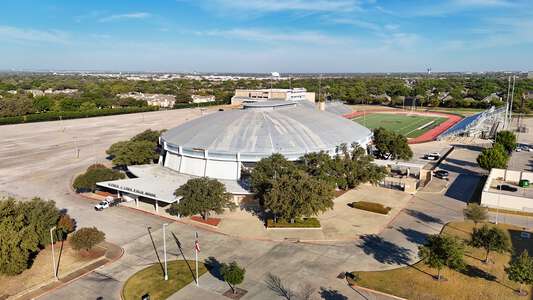 Alfred J. Loos Sports Complex Field House in Addison