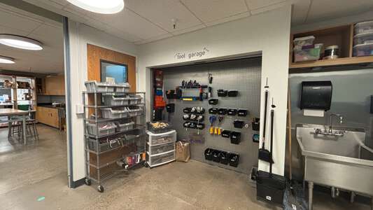 Westridge Elementary School Classroom Standard in Lake Oswego