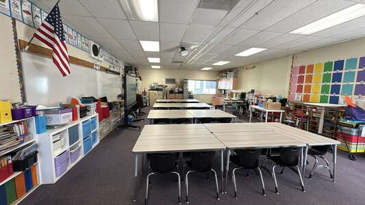 Empresa Elementary School Classroom Standard in Oceanside 2