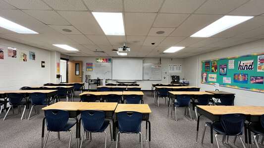 Crews Middle School Classroom Standard in Lawrenceville 3
