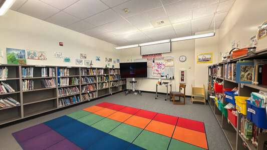 Chehalem Elementary School Library in Beaverton 3