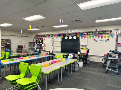 Dorothy C. York K-8 Innovation Academy (0011) Classroom Standard in Apollo Beach