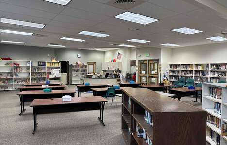 Lake Ridge Elementary School Library in Nampa 3