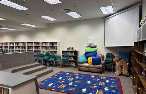 Lake Ridge Elementary School Library in Nampa 4