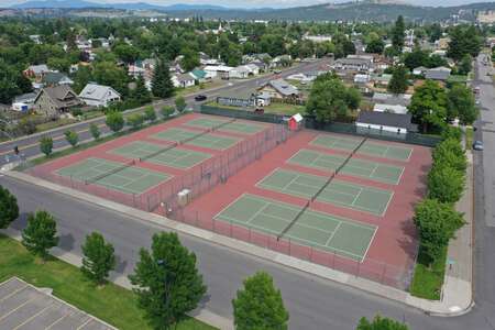 Rogers High School Tennis Courts in Spokane