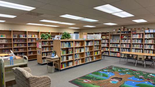 Quartz Hill Elementary School Library in Quartz Hill 2