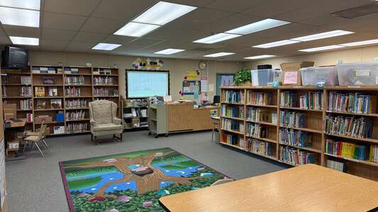 Quartz Hill Elementary School Library in Quartz Hill 3